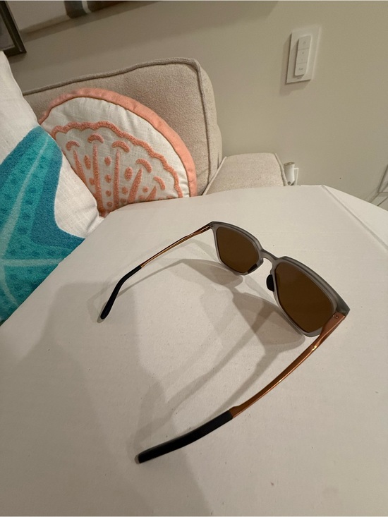 NWOT Oakley Rectangular Sunglasses, Sielo main image 5
